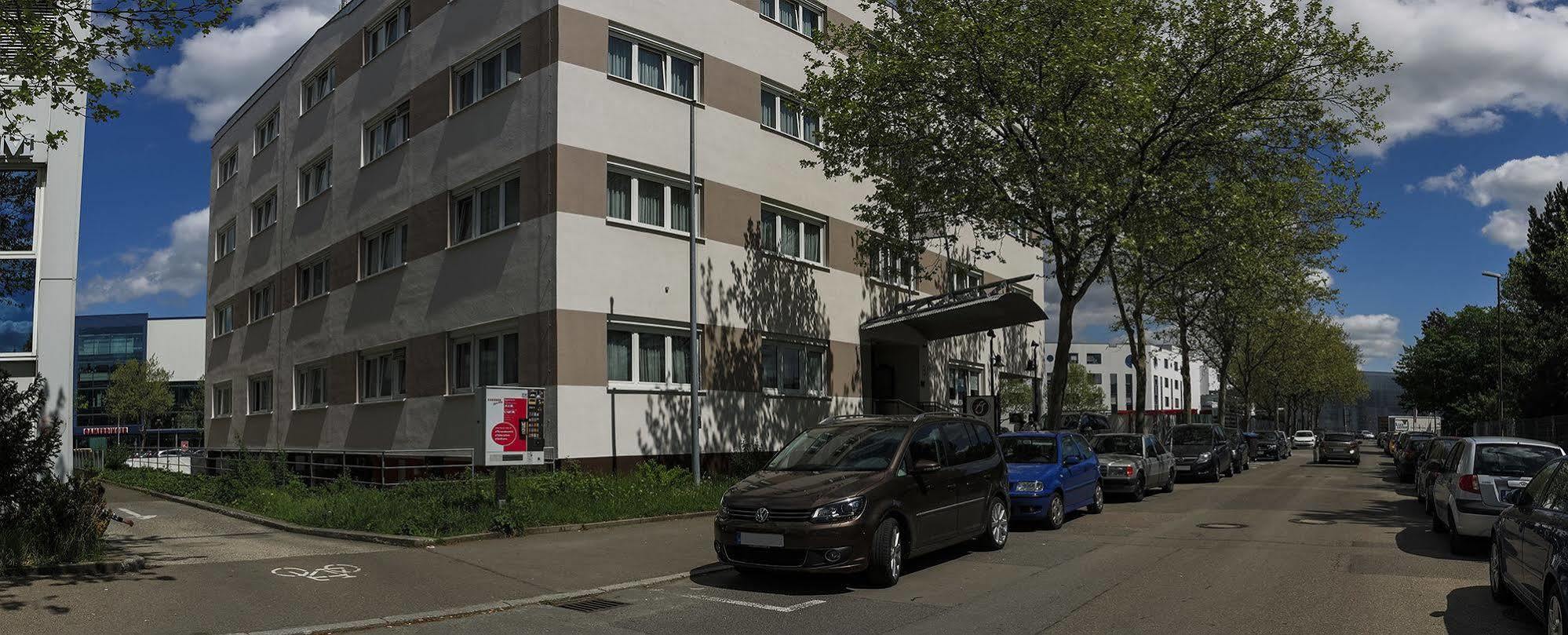 Centro Hotel Boeblingen, Trademark Collection By Wyndham Bagian luar foto